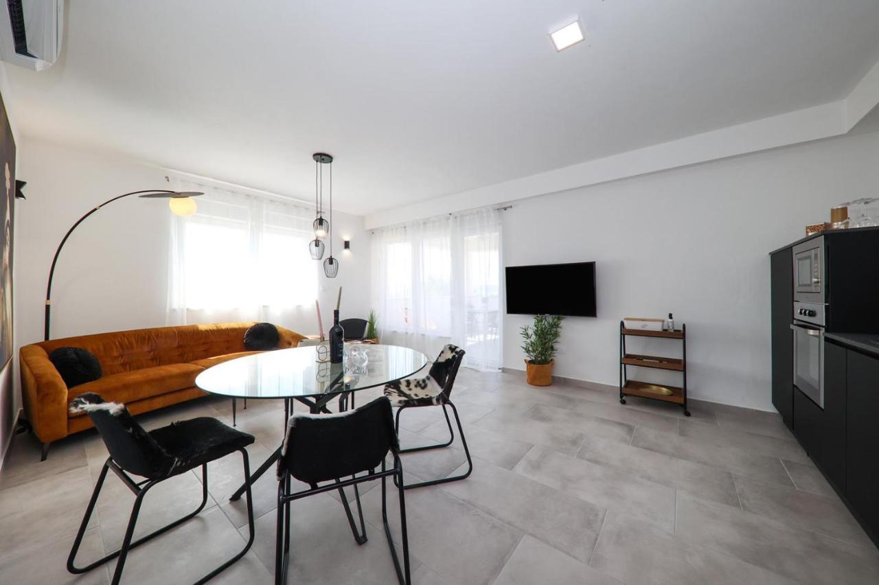 Apartment Nero Zara Esterno foto