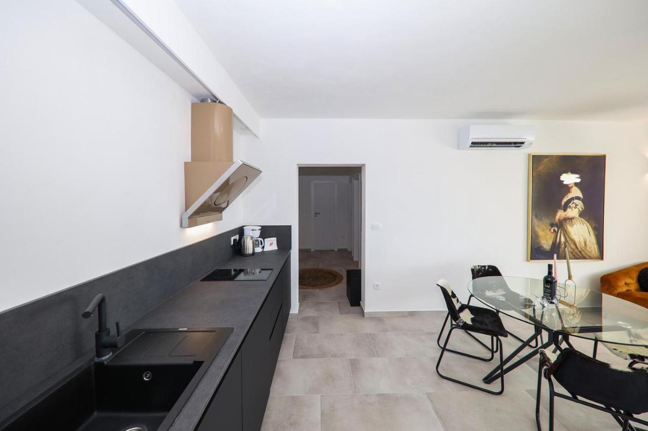 Apartment Nero Zara Esterno foto