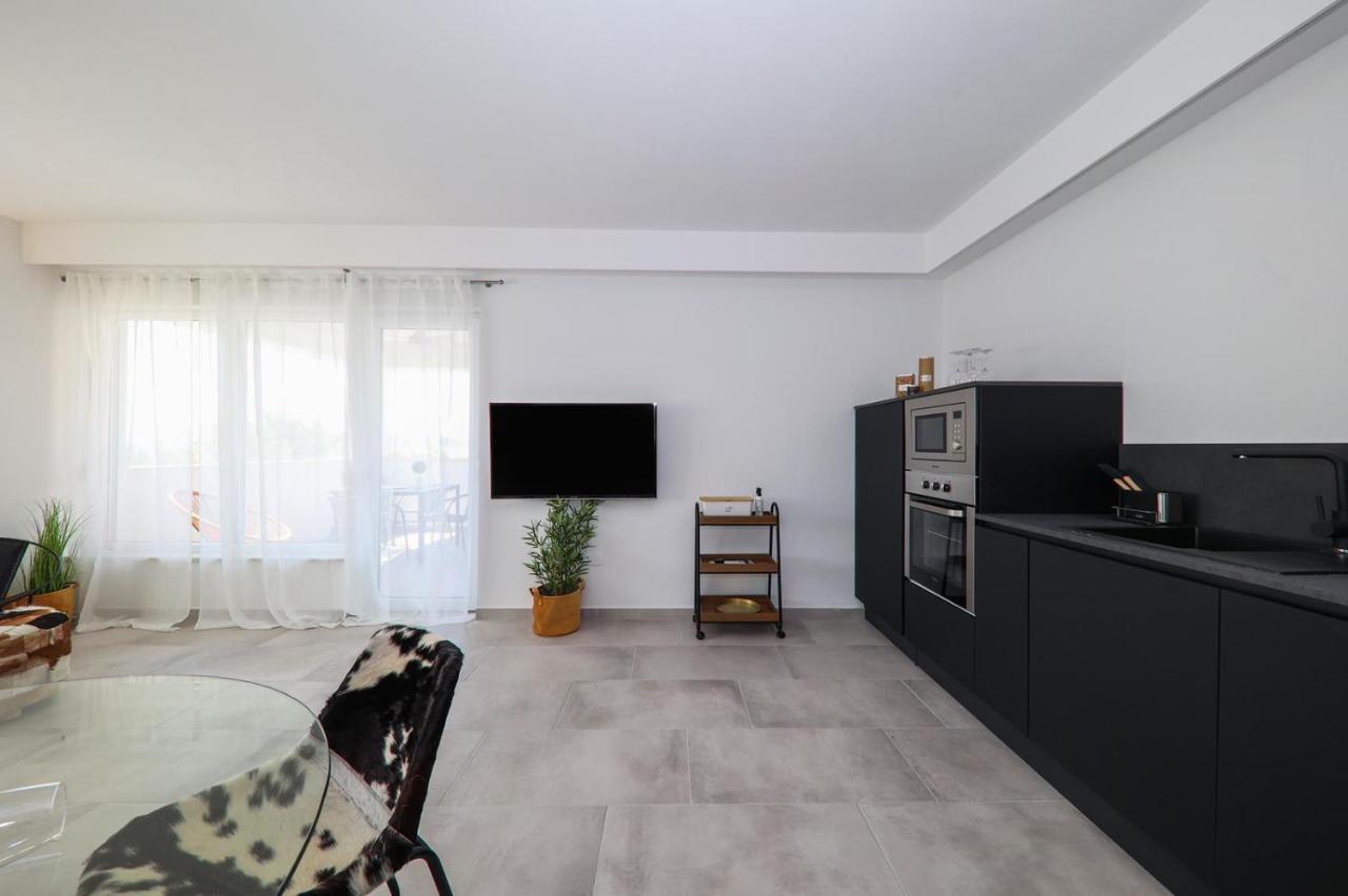 Apartment Nero Zara Esterno foto