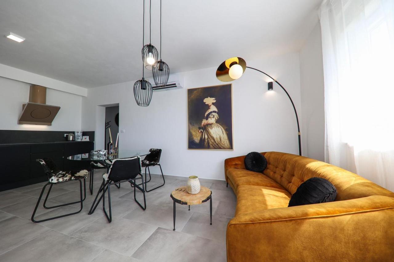 Apartment Nero Zara Esterno foto